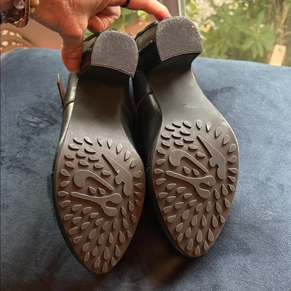 Fly London Acer138 Pumps - Picture 6 of 11